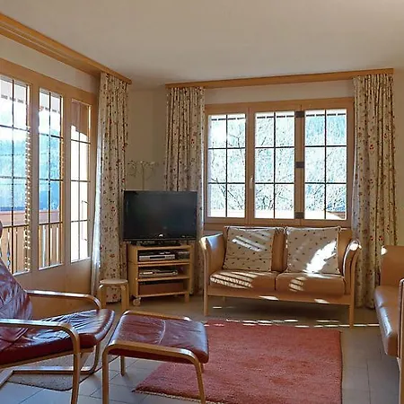 Sleeps 6 Wifi Apartment